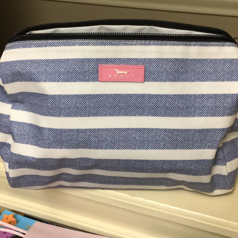 Scout cosmetics bag